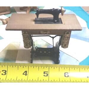Vintage Concord Miniatures Treadle Sewing Machine Dollhouse 1:12 Thread